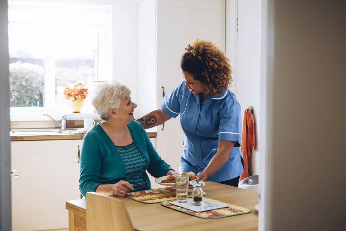 aide à domicile auxiliaire de vie assistance ménagère maintien domicile tarif prix coût seniors personnes handicapées âgées