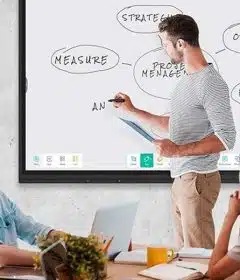 Les tableaux blancs : un outil indispensable pour les réunions d'équipe
