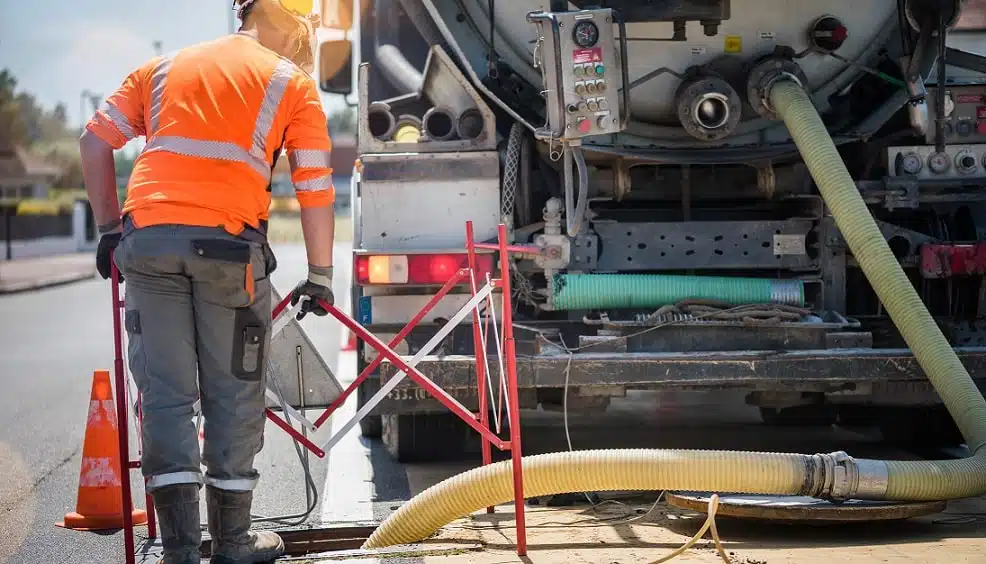 Qui contacter pour un problème de refoulement canalisation dans vos maisons