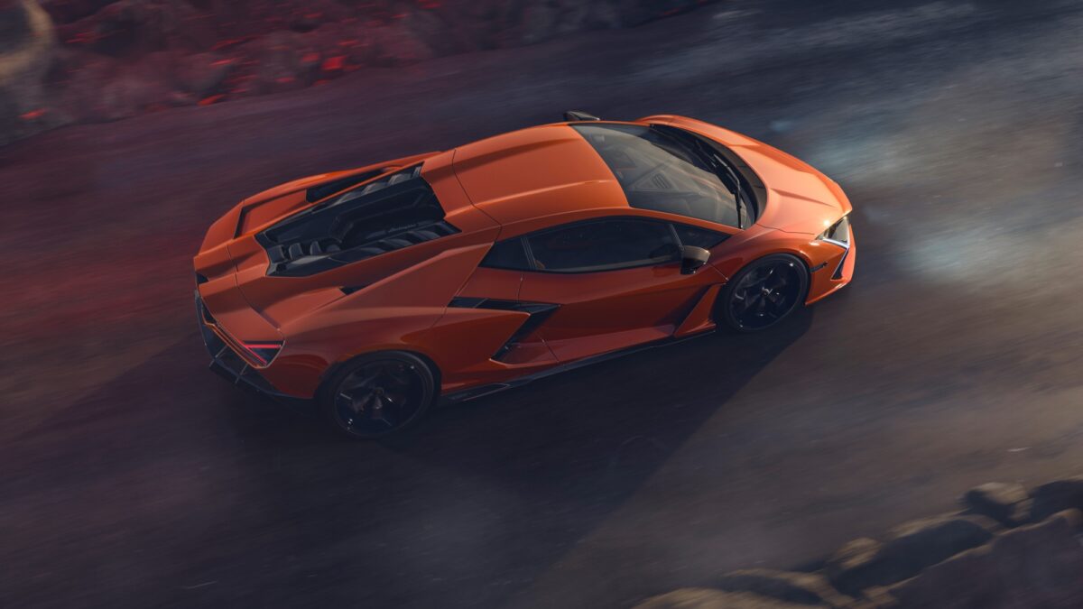 Zoom sur le prix de la Lamborghini Revuelto luxe et performance à la loupe
