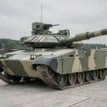 Char Leclerc XLR en exposition militaire extérieure avec blindage modernisé et tourelle améliorée, vue trois quarts avant